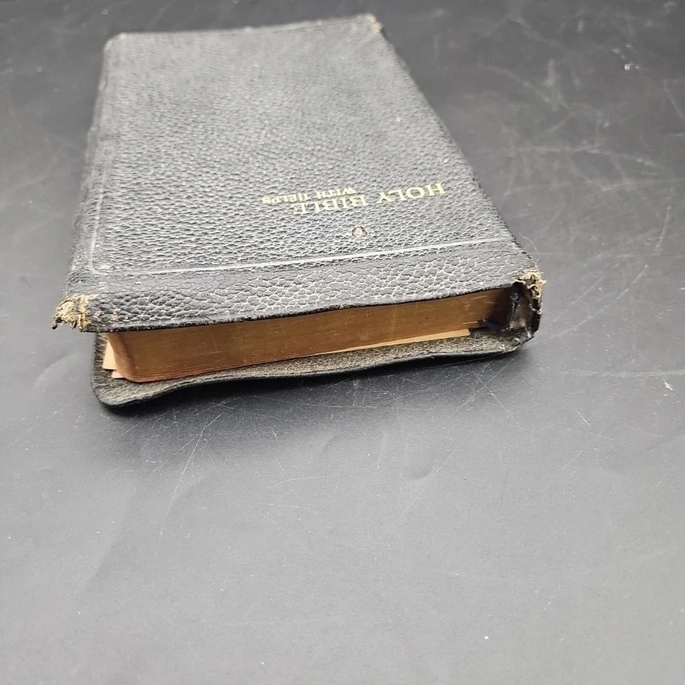Vintage‎ Holy Bible With Helps Illustrated 1945